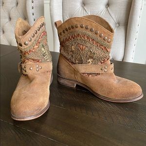🤠 Beaded Leather Booties